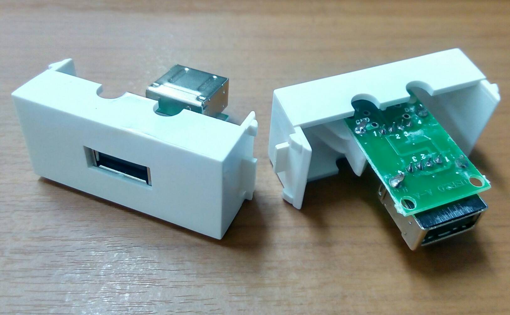 USB F-F ติดแท่น ; C/N / N86-602AA