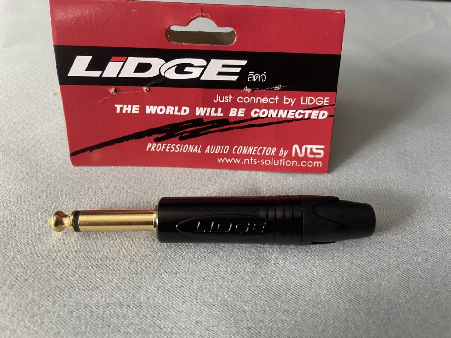 ปลั๊กไมค์โมโน ตัวตรง สีทองท้ายยางPhone 1/4" Mono Plug ; LIDGE / YM-201G