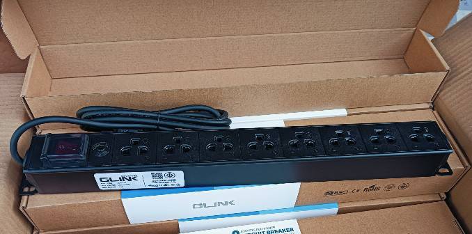 ปลั๊กรางในRACK 8 จุด 10A ยาว 2 M. สวิทช์มีไฟ ; GLINK / XLL / GPDU-09B / Rack02
