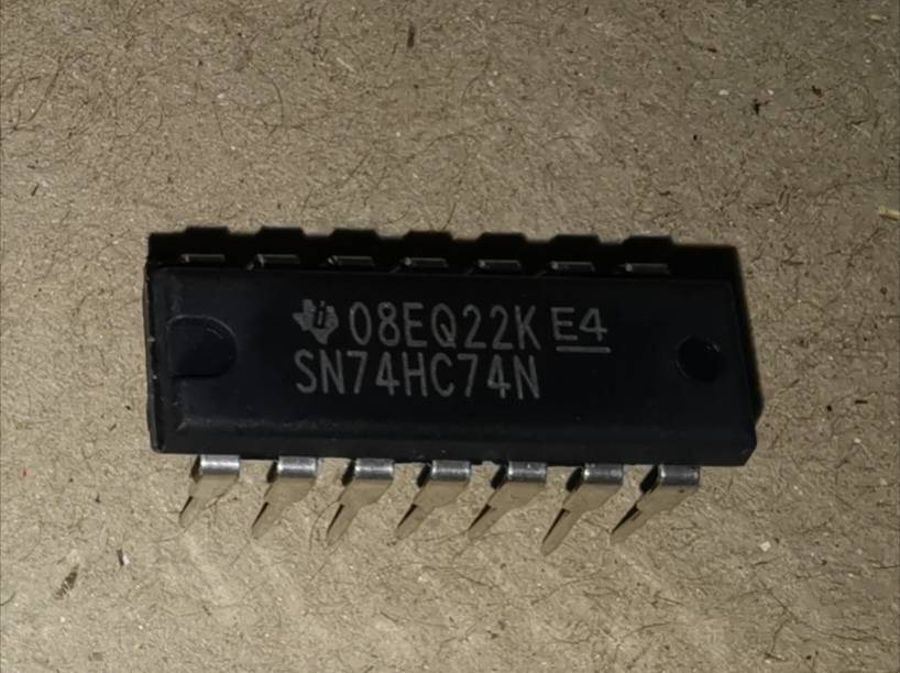 IC 74HC74N